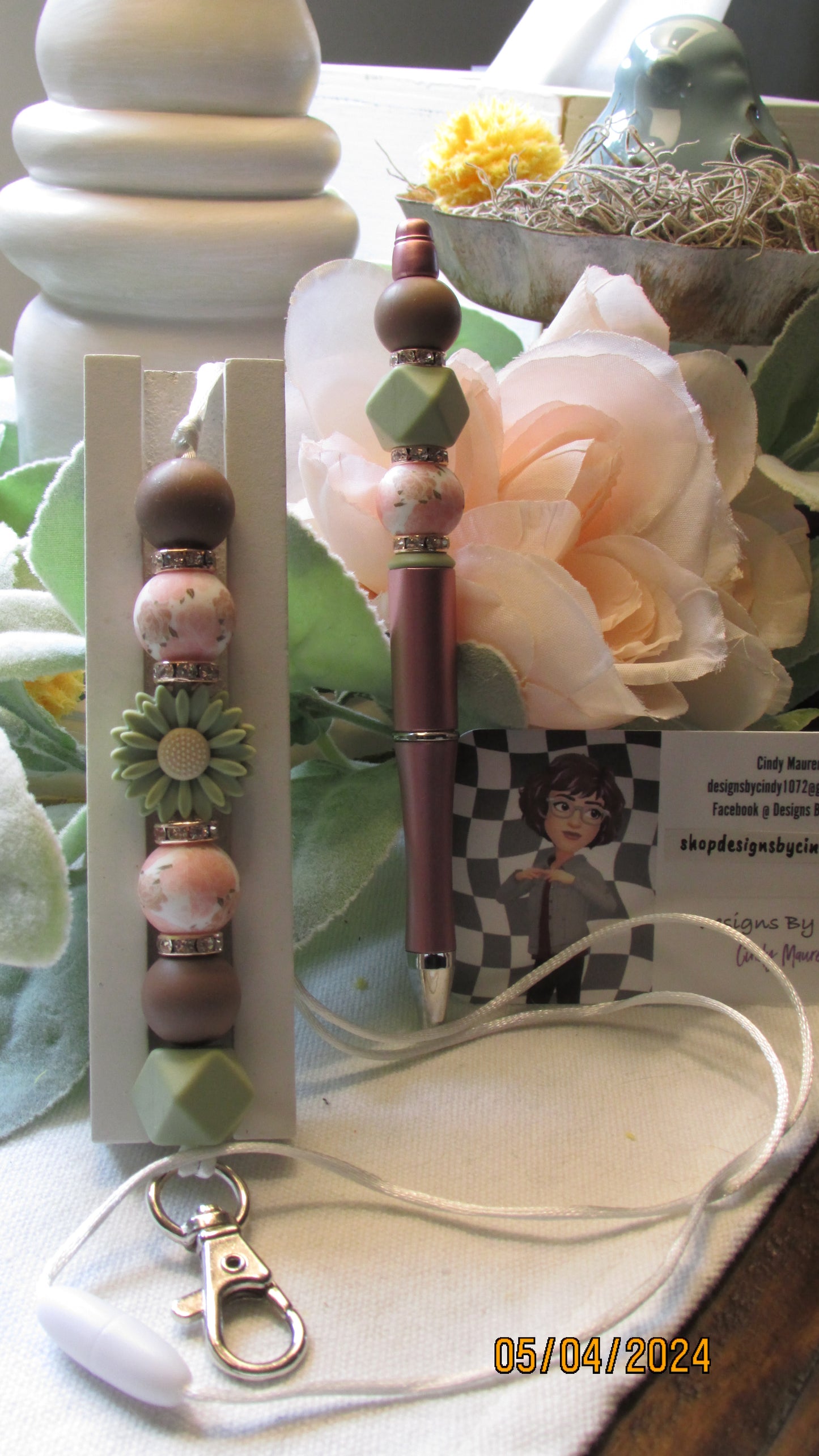 Lanyard And Pen Set/ Green Daisy