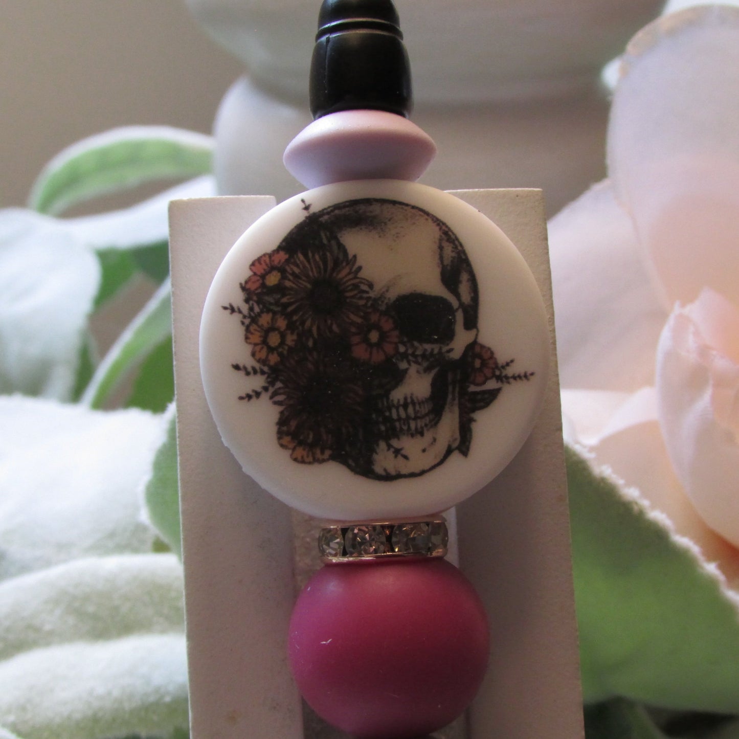 Pen/ Fuchsia Skull
