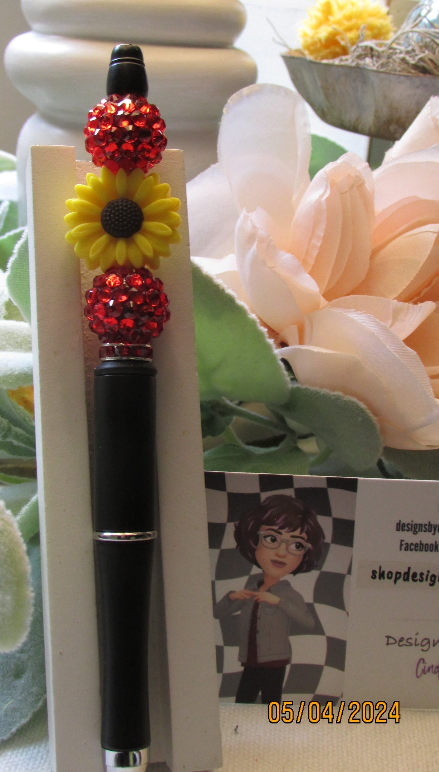 Pen/ Yellow Daisy
