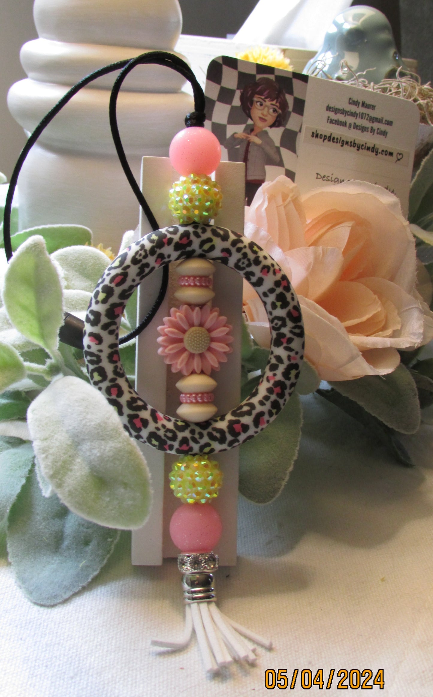 Car Charm \Pink Leopard Daisy