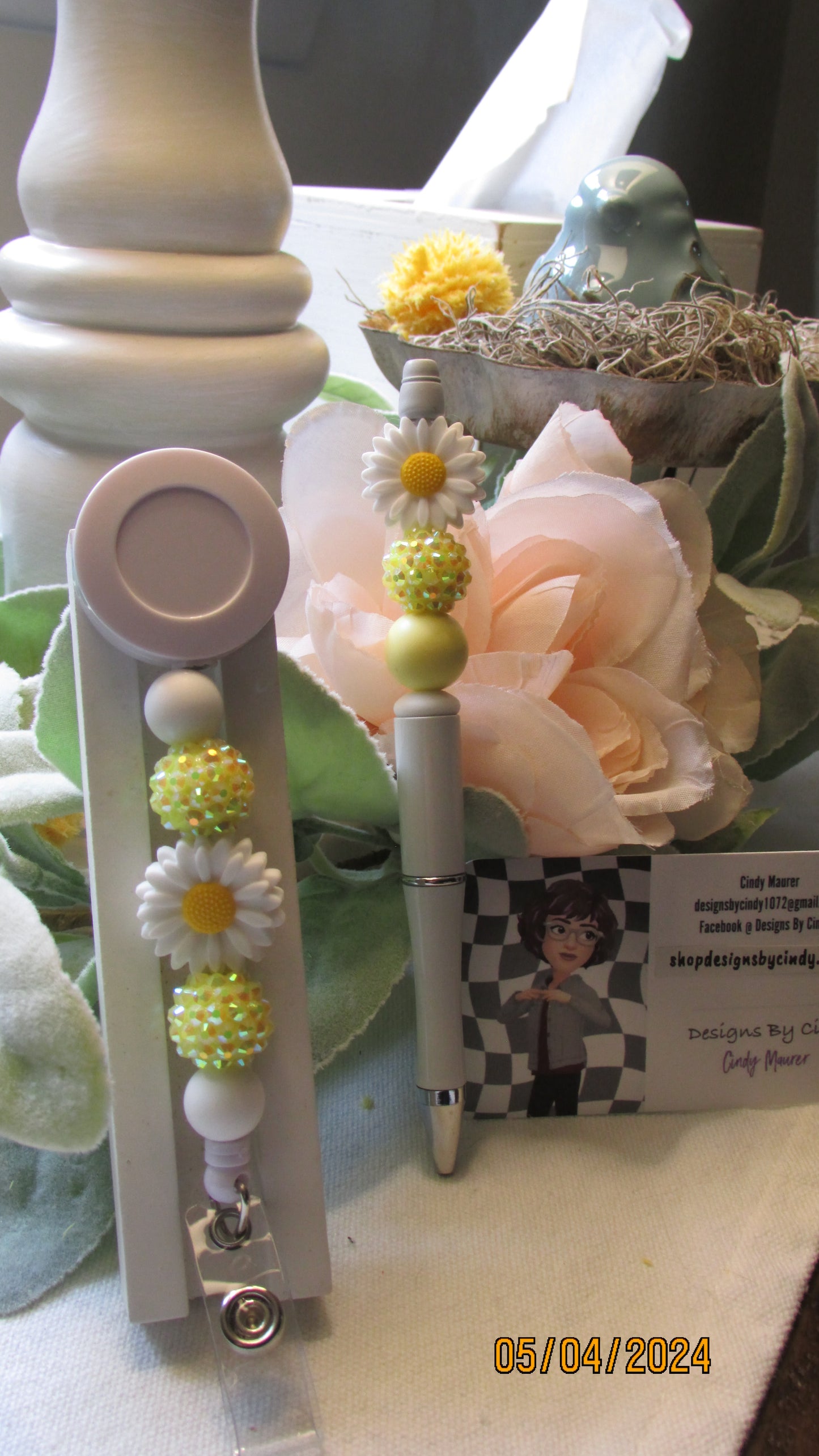 Badge Reel And Pen Set /Yellow Daisy